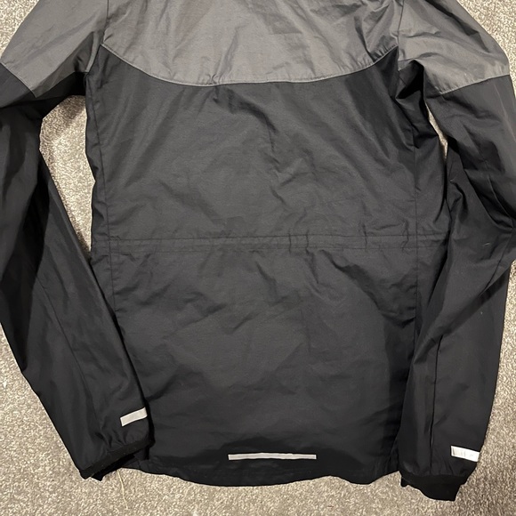 Nike running windbreaker jacket - size small - Picture 2 of 6